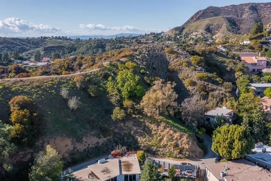 2949 N Durand Drive, Los Angeles, CA 90068 - #2