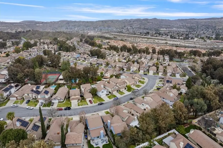 19832 Pandy Ct, Canyon Country, CA 91351 - Image #2