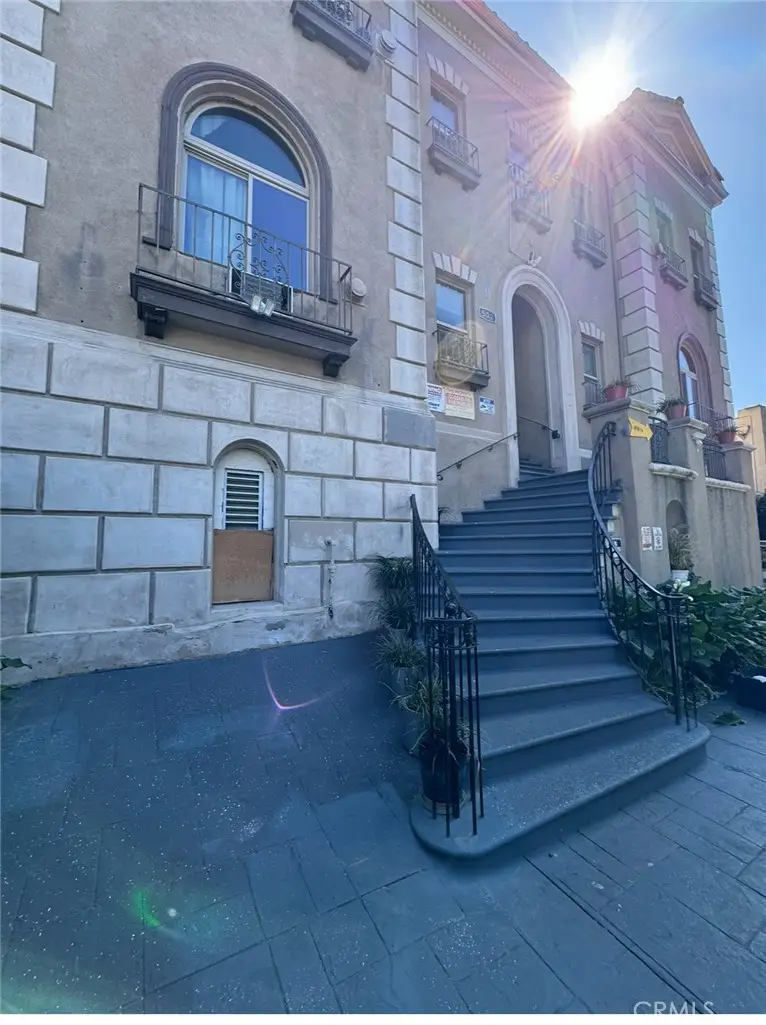502 S Westlake Avenue, Los Angeles, CA 90057 - #2