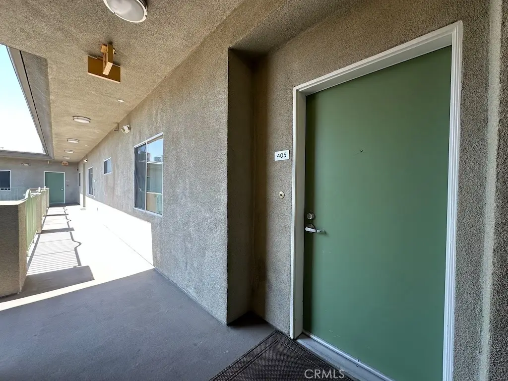 7551 Jordan Avenue #405, Canoga Park, CA 91303 - Image #1