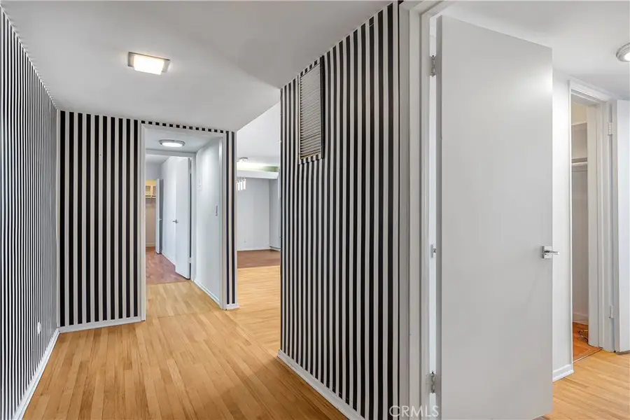 5429 Newcastle Avenue #309, Encino, CA 91316 - Image #2