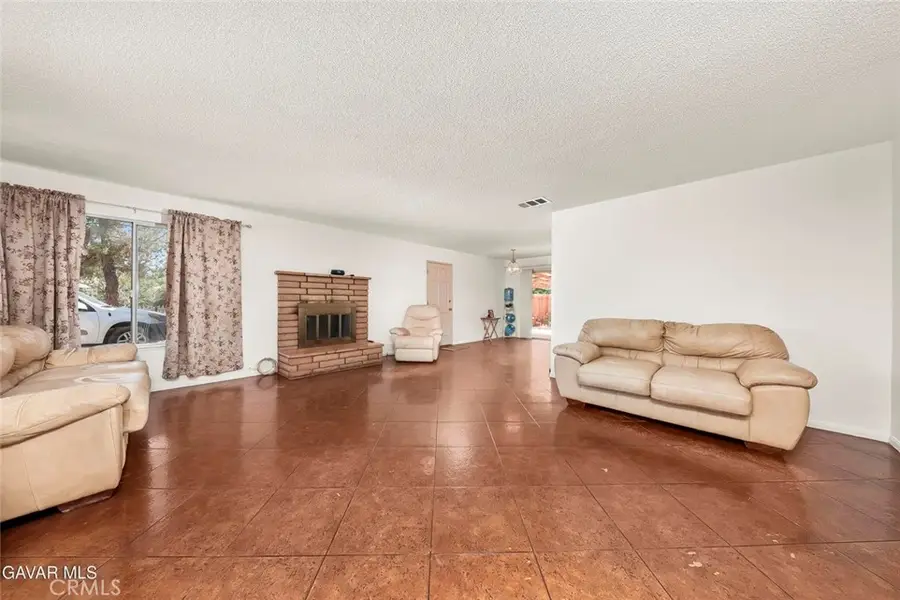 16173 Newmont Avenue, Lancaster, CA 93535 - Image #3