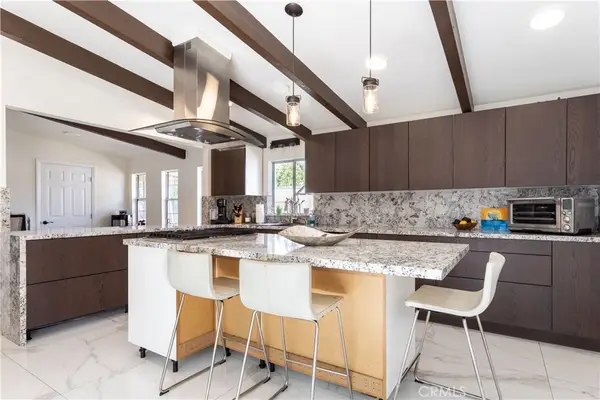 19516 Blythe Street, Reseda, CA 91335