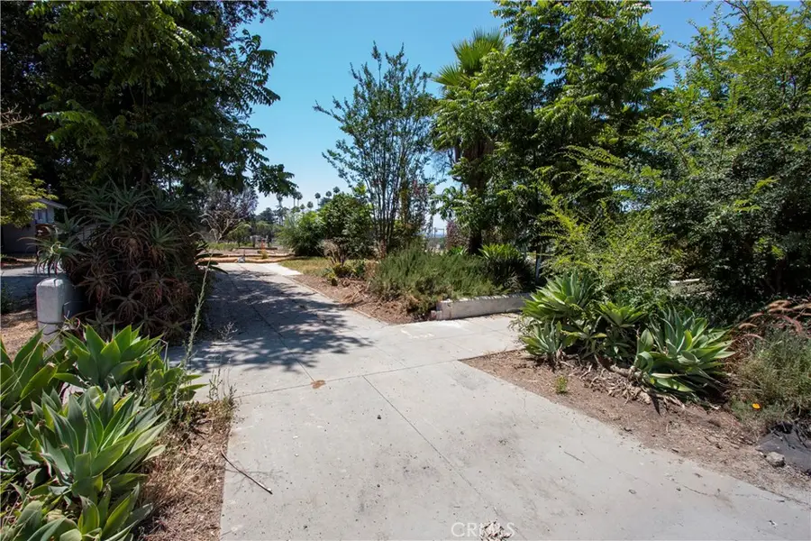 1152 E Mendocino Street, Altadena, CA 91001 - Image #2