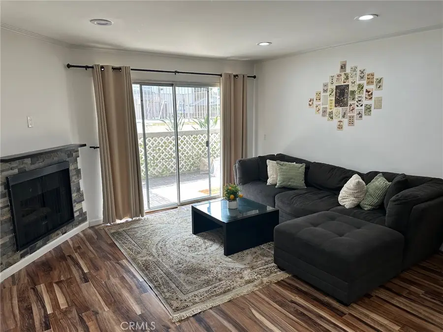 20253 Keswick Street #105, Winnetka, CA 91306 - Image #3