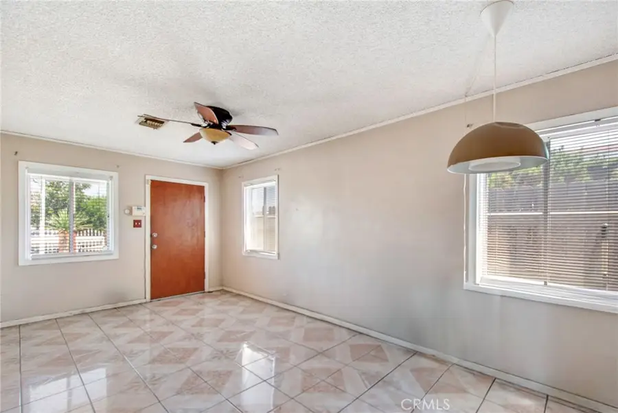 1802 W 153rd Street E, Compton, CA 90220 - Image #3