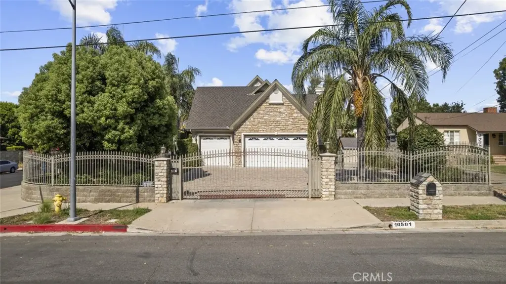 10501 Oklahoma Avenue, Chatsworth, CA 91311 - Image #1