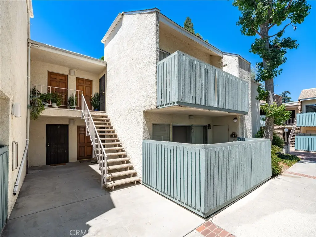 5700 Etiwanda Avenue #102, Tarzana, CA 91356 - Image #1