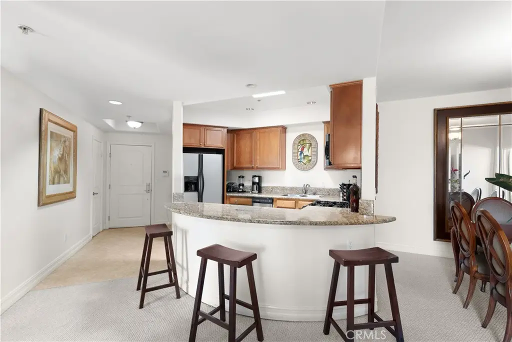 14343 Burbank Boulevard #301, Sherman Oaks, CA 91401 - Image #1