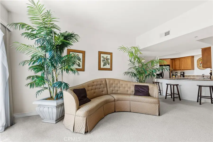14343 Burbank Boulevard #301, Sherman Oaks, CA 91401 - Image #3