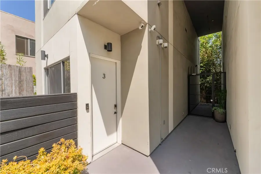 1040 N Curson Avenue #3, West Hollywood, CA 90046 - Image #2