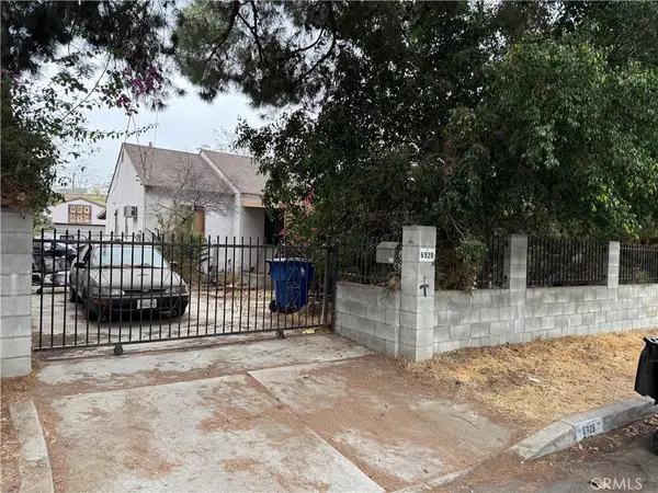 6928 Gentry Avenue, North Hollywood, CA 91605
