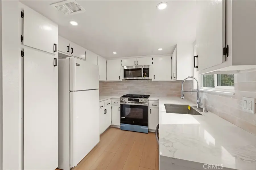 17847 Beneda Lane #13, Canyon Country, CA 91351 - Image #3