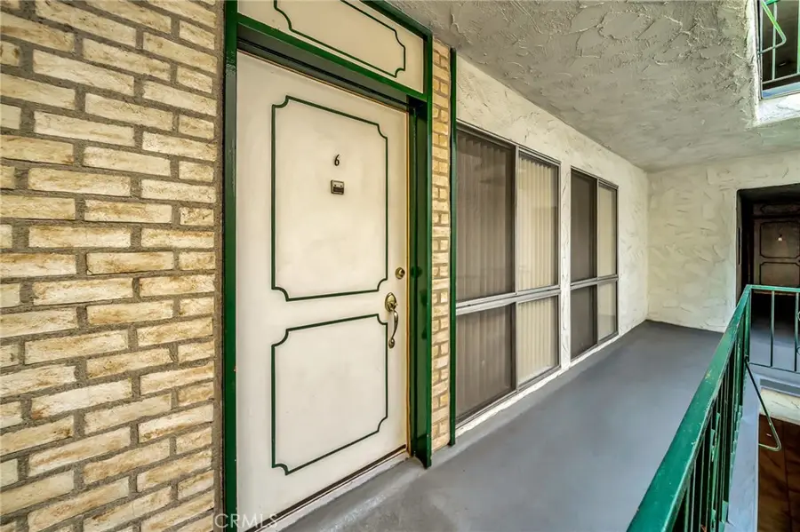 5315 Zelzah Avenue #6, Encino, CA 91316 - Image #2