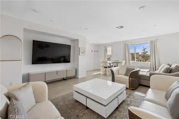 27579 Sanctuary Ct., Valencia, CA 91381