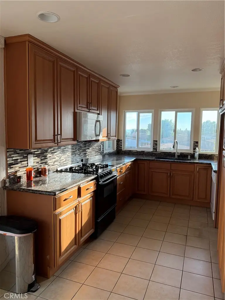 15455 Glenoaks Boulevard #226, Sylmar, CA 91342 - #2