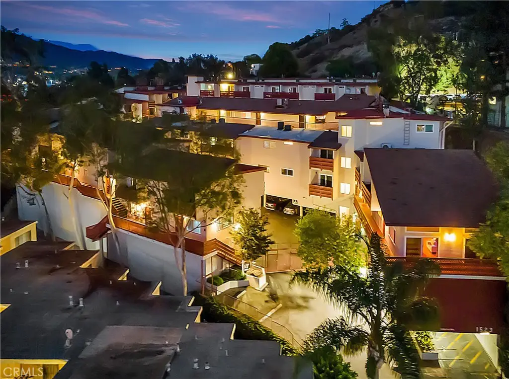 1523 E Windsor #208A, Glendale, CA 91205 - Image #1