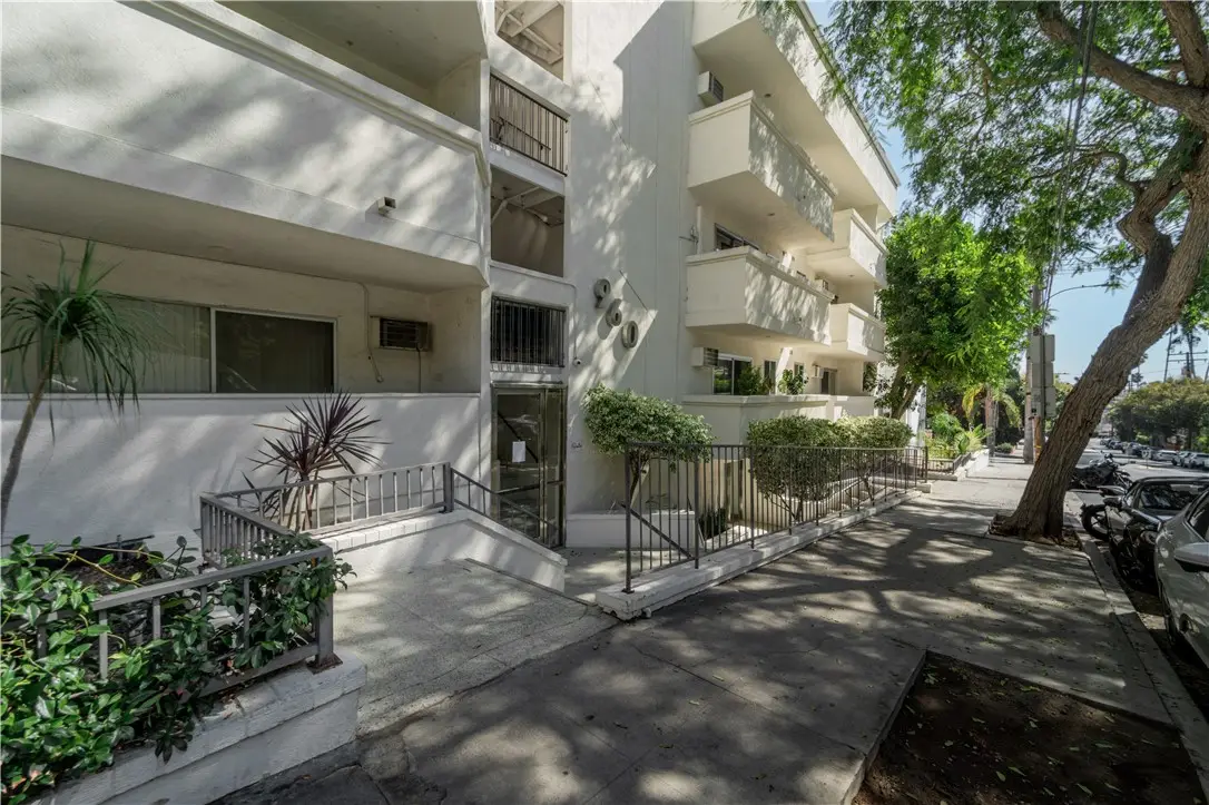 960 Larrabee #317, West Hollywood, CA 90069 - Image #1