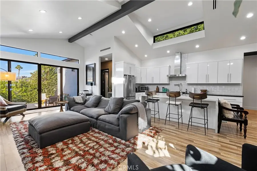 17929 Martha Street, Encino, CA 91316 - Image #3