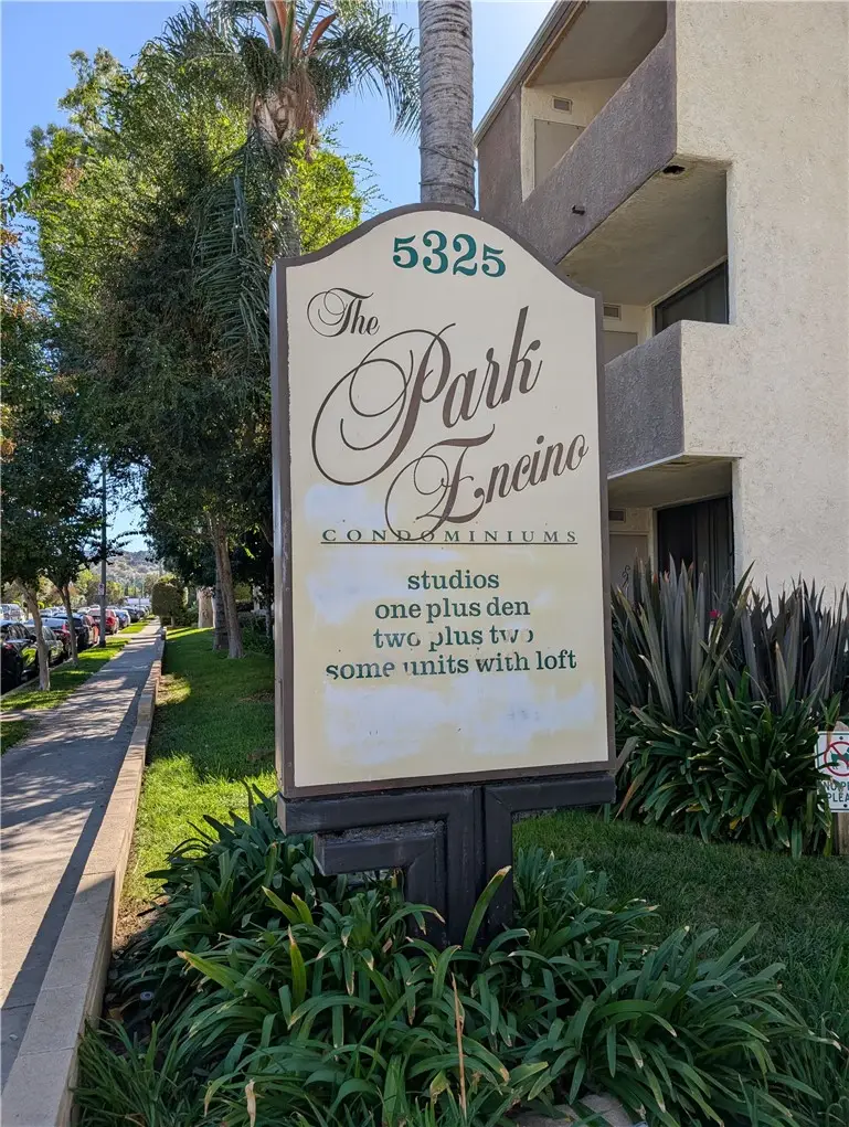 5325 Newcastle #108, Encino, CA 91316 - Image #2