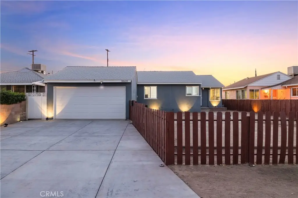 38609 Ladelle, Palmdale, CA 93550 - #1