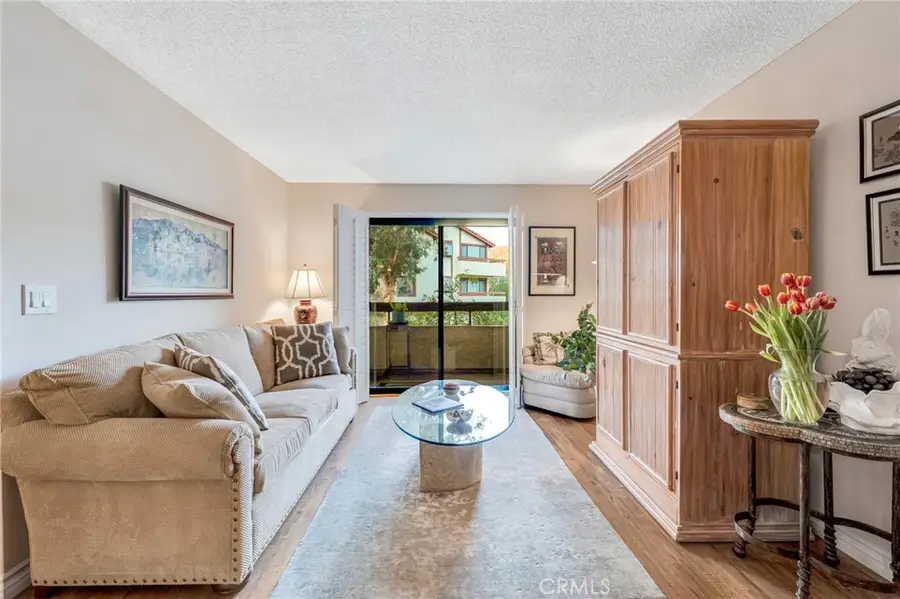28010 Tiffany Lane #309, Canyon Country, CA 91387 - Image #3