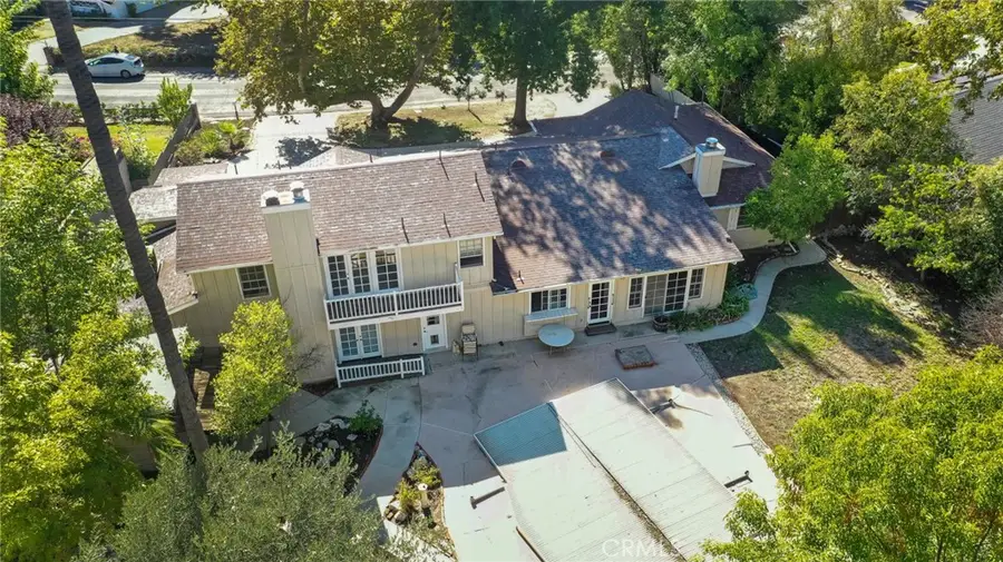 20555 Dumont Street, Woodland Hills, CA 91364 - Image #2