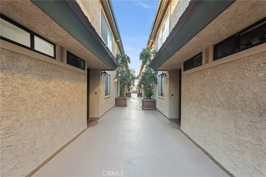 5070 Kester Avenue, Sherman Oaks, CA 91403 - Image #2