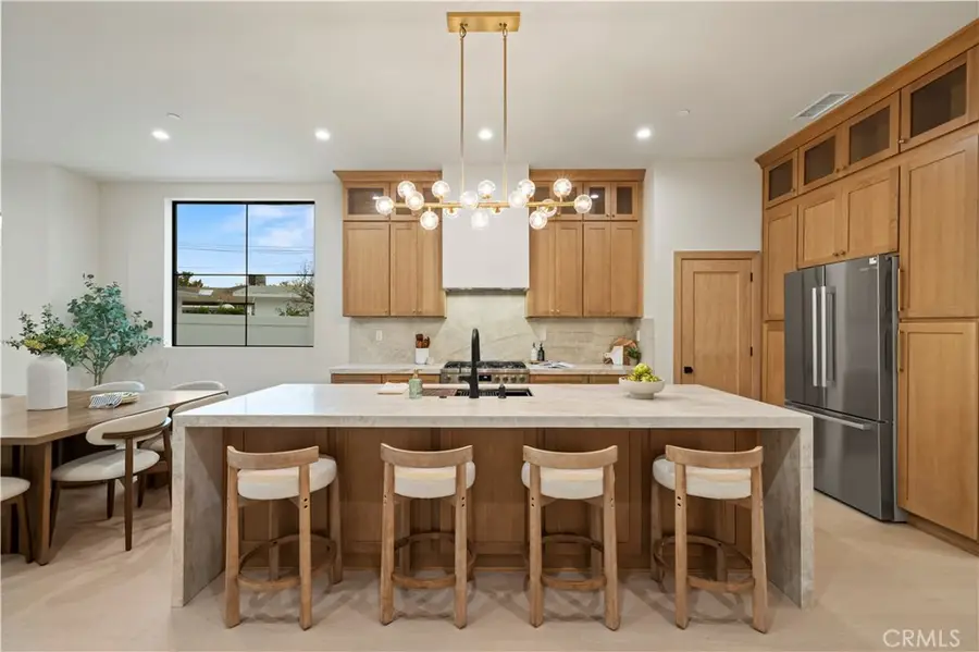 17446 Hatteras Street, Encino, CA 91316 - Image #2