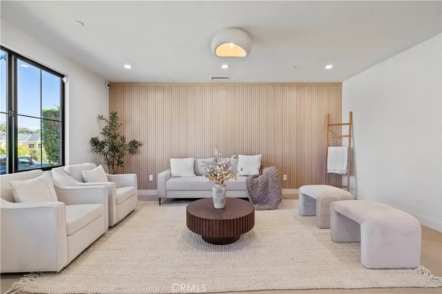 17446 Hatteras Street, Encino, CA 91316 - Image #3