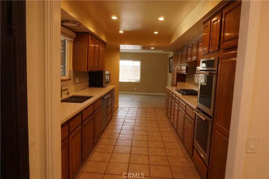 7543 Enfield, Reseda, CA 91335 - Image #3