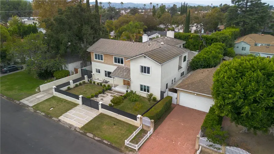 5439 Gentry Avenue, Valley Village, CA 91607 - Image #3