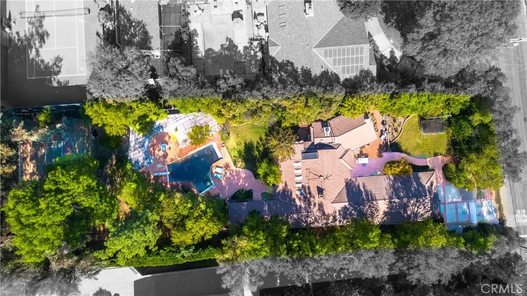 5433 Shirley Avenue, Tarzana, CA 91356 - Image #1