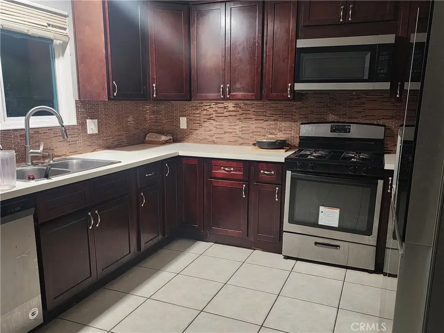 21815 Goshute Avenue, Apple Valley, CA 92307 - #3