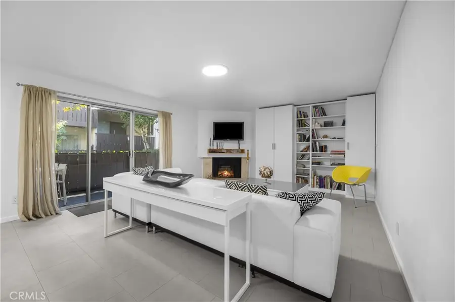 14960 Victory Boulevard #102, Van Nuys, CA 91411 - Image #3