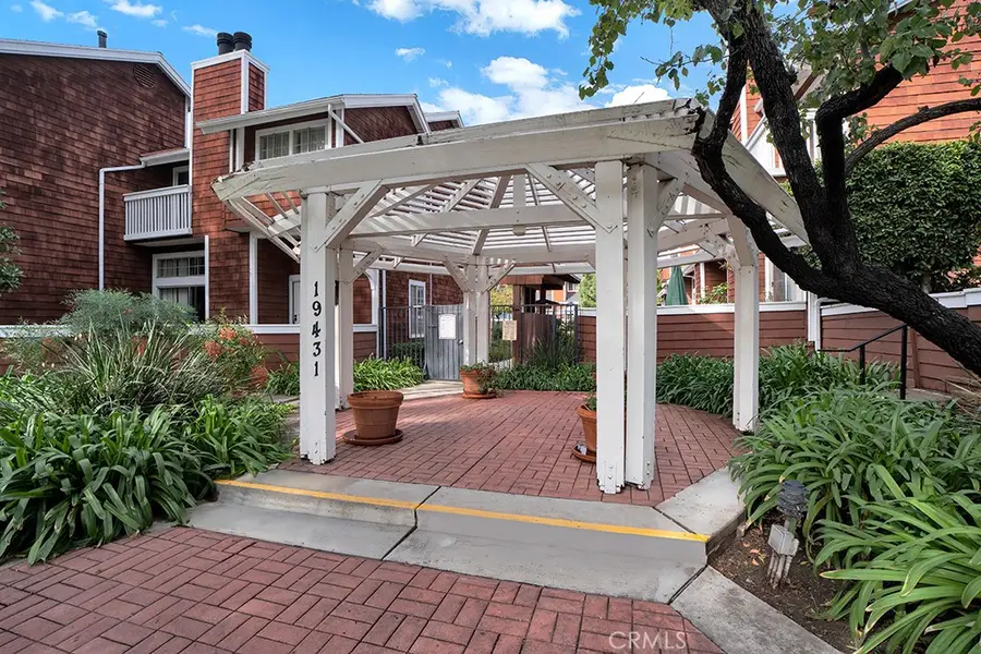 19431 Sherman Way #10, Reseda, CA 91335 - Image #2