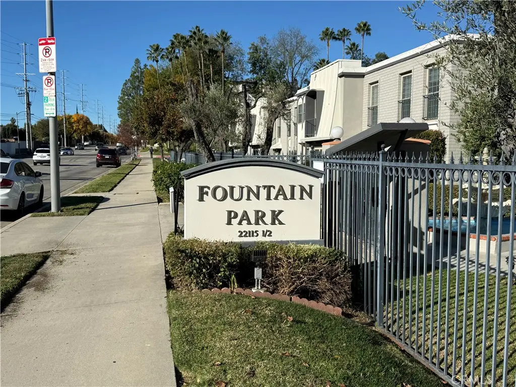 22049 Oxnard, Woodland Hills, CA 91367 - #1