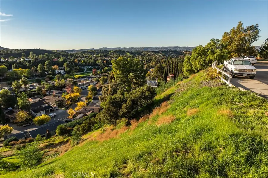 34 Torreon Drive, Woodland Hills, CA 91364 - Image #3