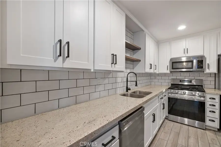 31311 The Old Road #B, Castaic, CA 91384 - #3