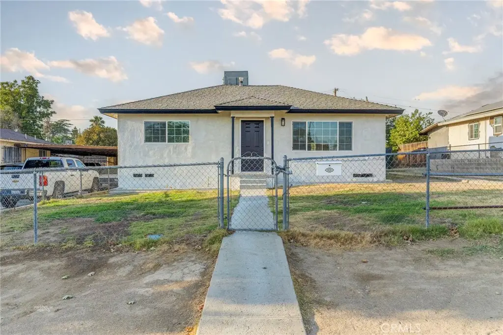 1218 Water Street, Bakersfield, CA 93305 - #1