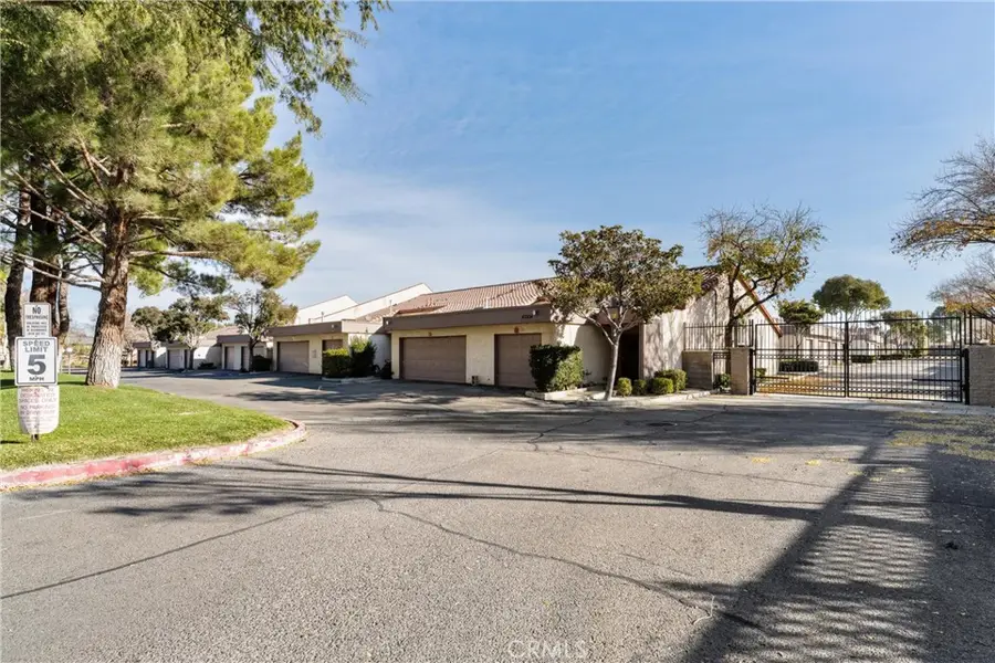 43334 W 32nd St #34 #34, Lancaster, CA 93536 - #2