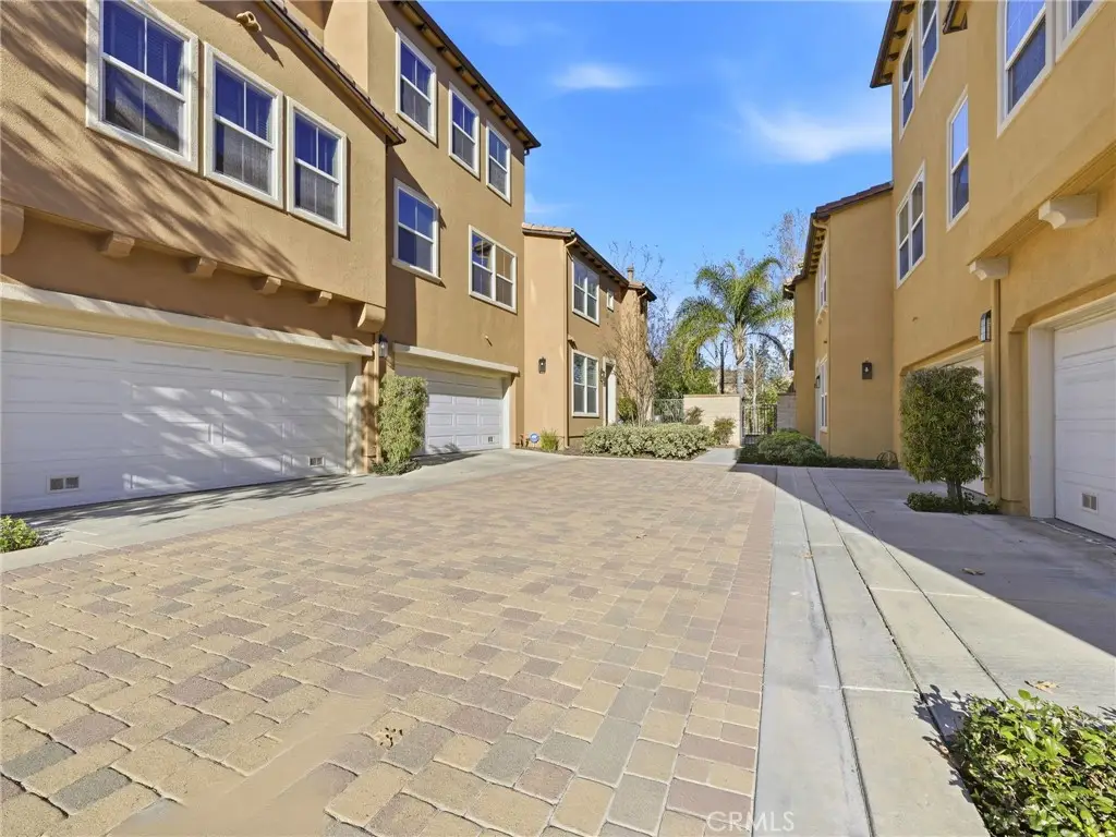 25441 Eagle, Valencia, CA 91381 - Image #1