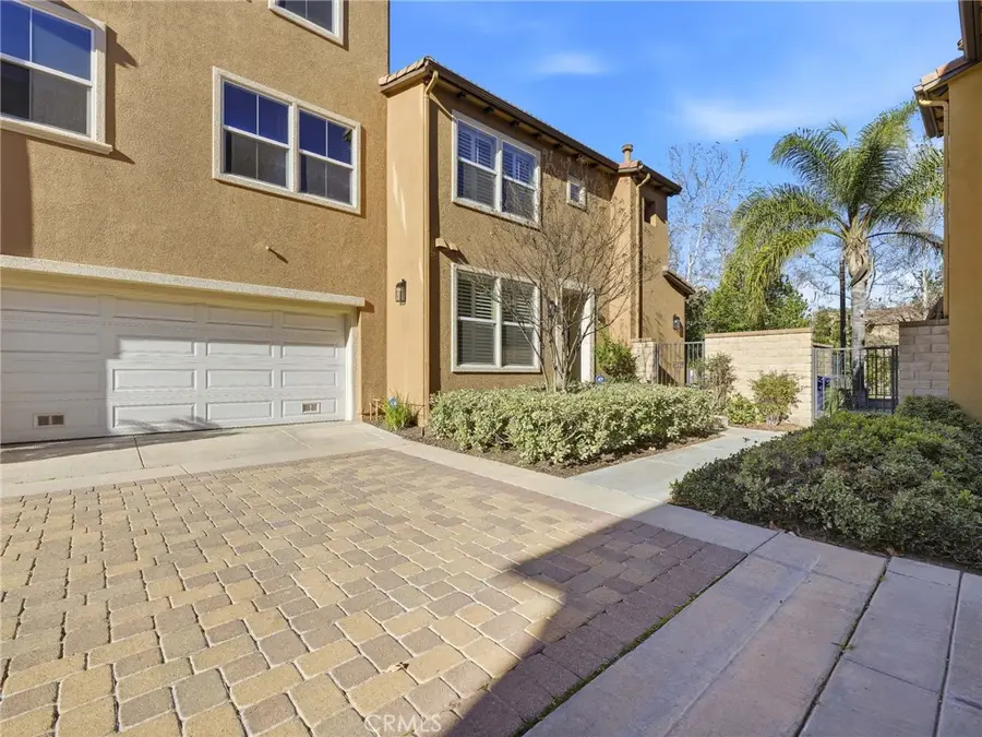 25441 Eagle, Valencia, CA 91381 - Image #2