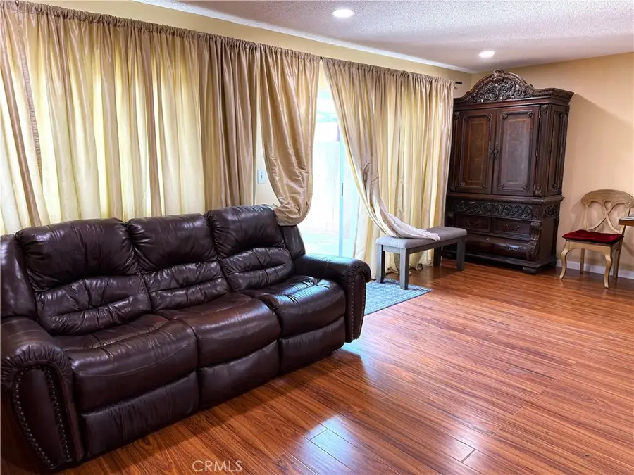 6629 Wilbur Avenue #22, Reseda, CA 91335 - #2