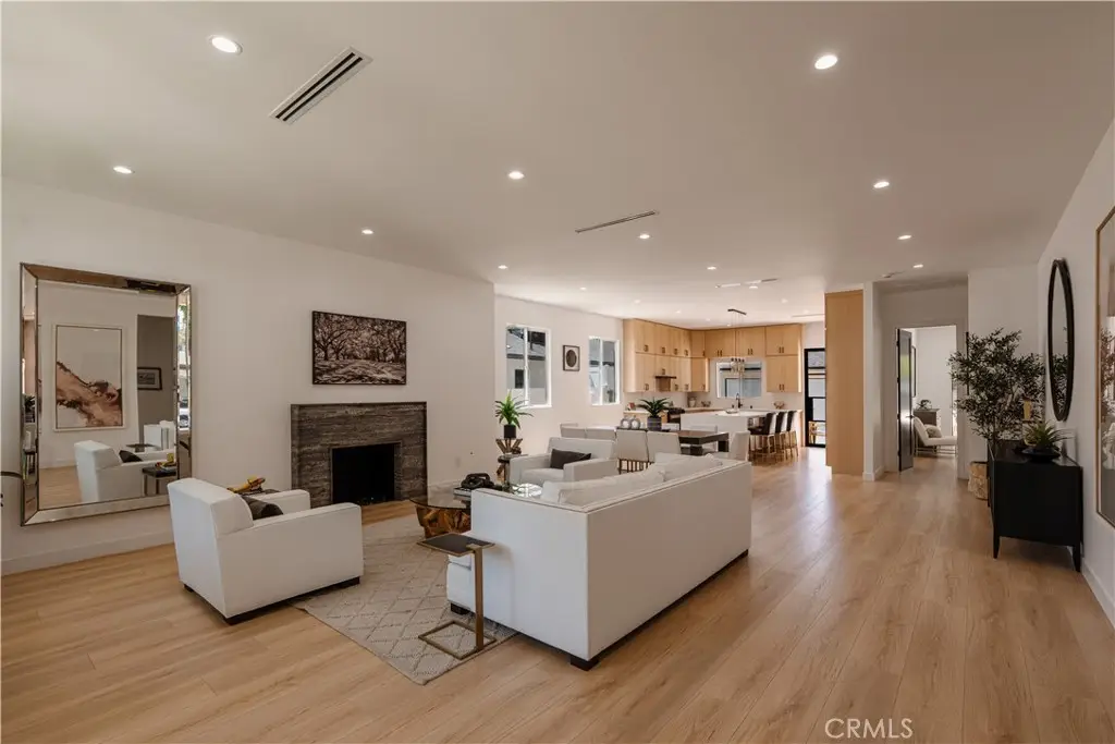 5817 Cantaloupe, Van Nuys, CA 91401 - #1