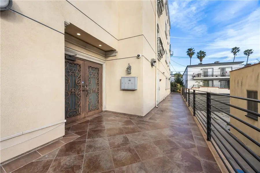 918 S Wooster Street #2, Los Angeles, CA 90035 - Image #3