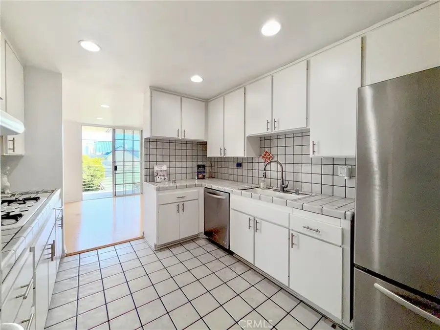 1129 Larrabee Street #10, West Hollywood, CA 90069 - #3