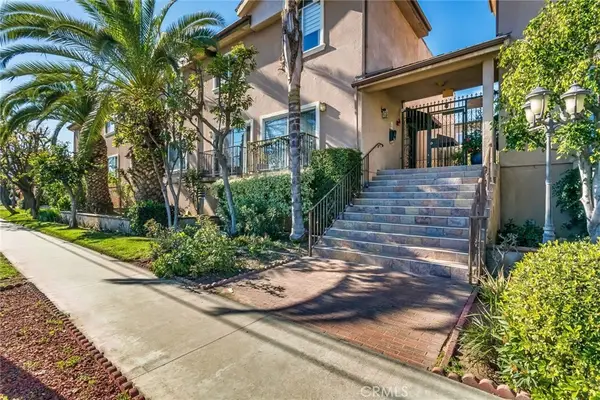 6525 Woodman Avenue #11, Valley Glen, CA 91401