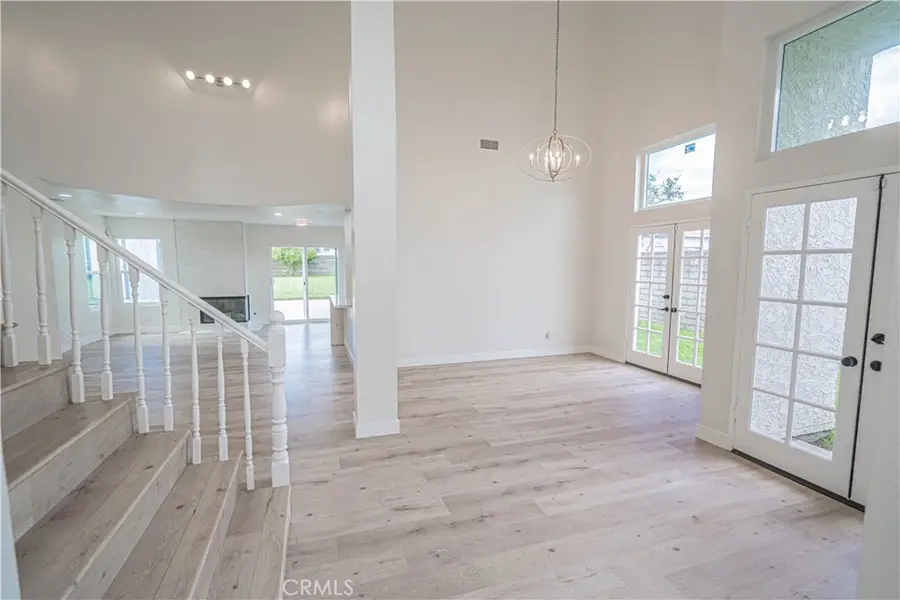 9633 Lilly Court, Northridge, CA 91325 - Image #3