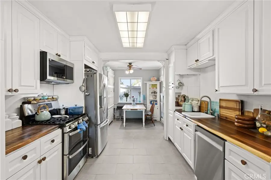 17415 Collins Street, Encino, CA 91316 - Image #2